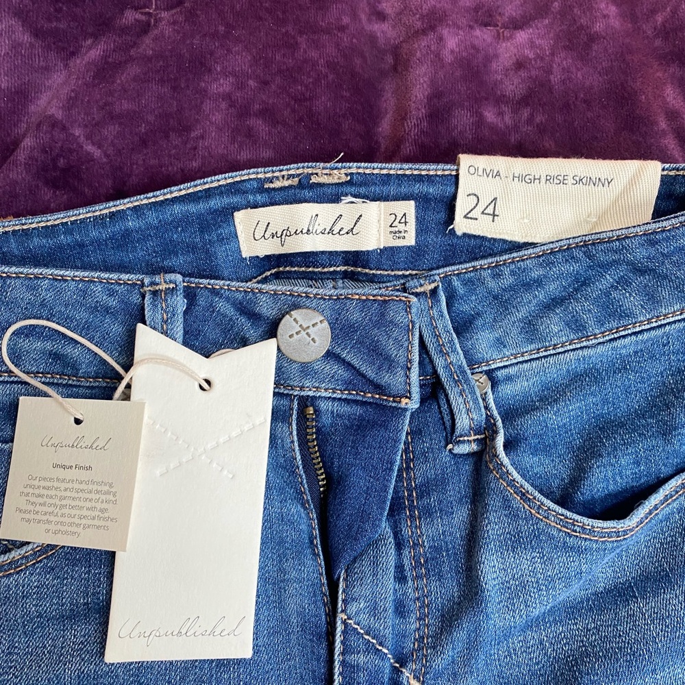 NWT Unpublished “Olivia” Jeans Sz 24 - Picture 2 of 4